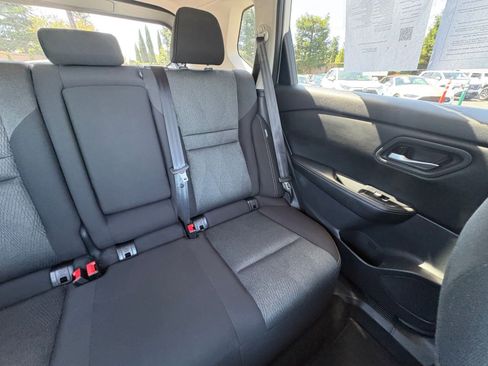Used 2025 Nissan Rogue SV FWD image 39