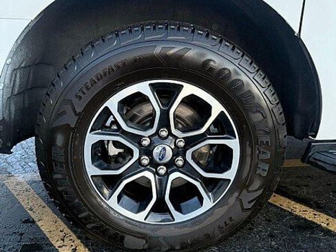 Used 2024 Ford Expedition Max XLT AWD/4WD image 7