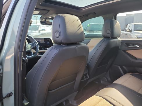 Used 2025 Chevrolet Equinox ACTIV w/ Safety and Technology Package AWD/4WD image 12
