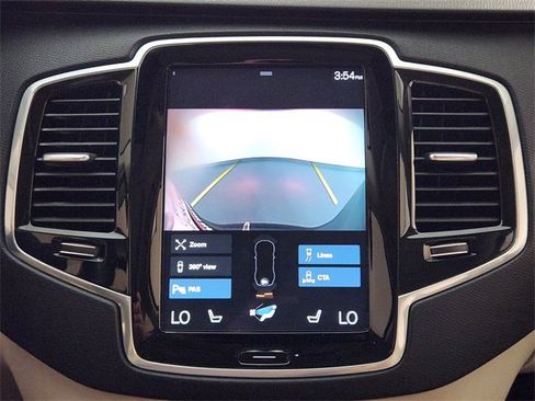 Used 2021 Volvo XC90 T6 Momentum w/ Advanced Package image 18