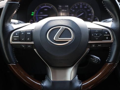 Used 2018 Lexus ES 300h w/ Navigation Package FWD image 18