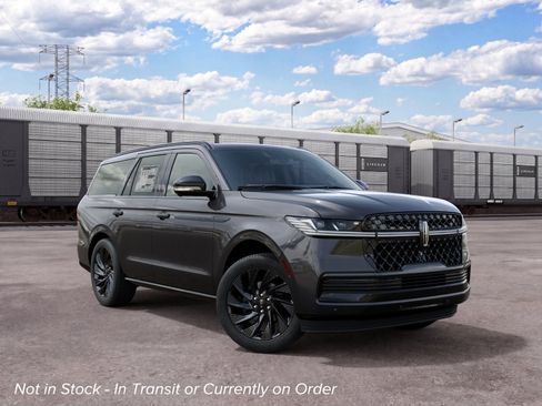 New 2027 Lincoln Navigator Reserve AWD/4WD image 4