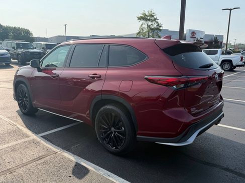 Used 2023 Toyota Highlander XSE AWD/4WD image 5
