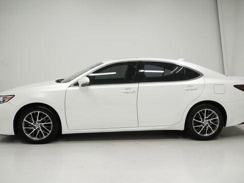 Used 2018 Lexus ES 350 w/ Luxury Package w/Wood Trim FWD image 7