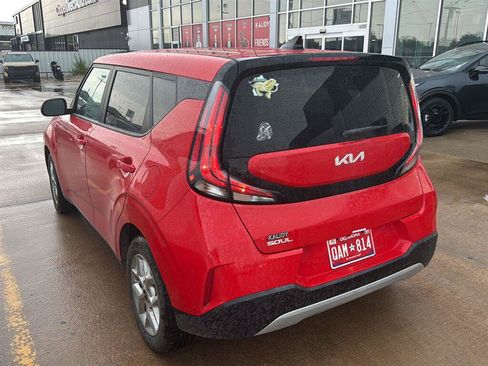Used 2024 Kia Soul LX w/ Option Group 015 FWD image 10