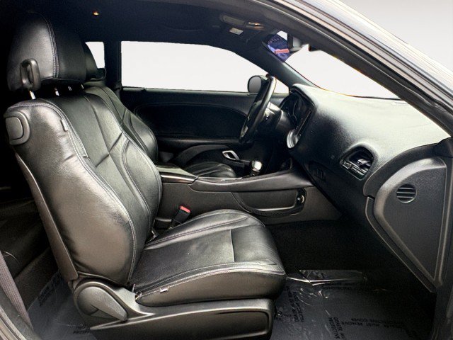 Used 2019 Dodge Challenger SXT RWD image 13