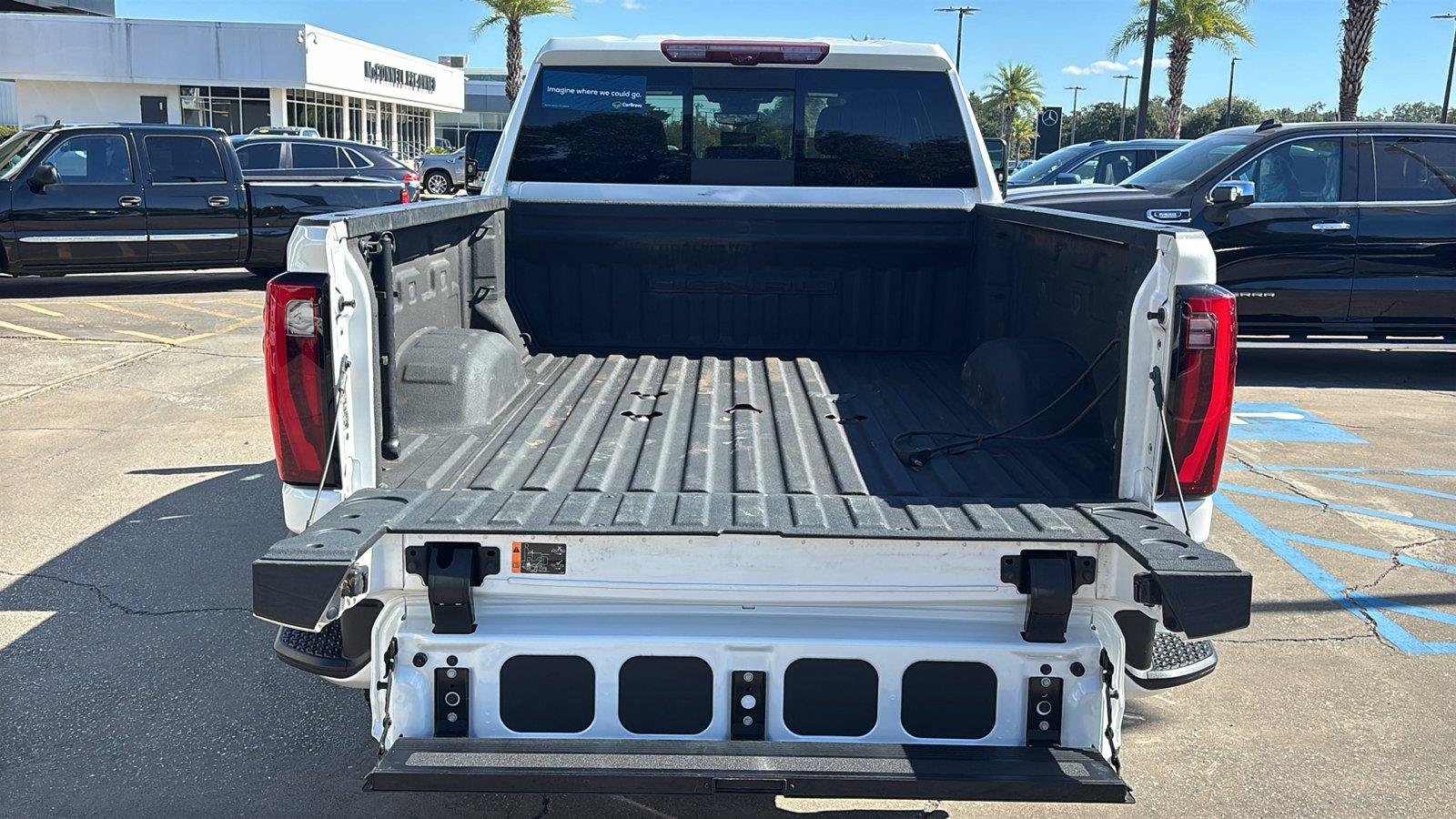 Used 2024 GMC Sierra 2500 Denali w/ Denali Reserve Package AWD/4WD image 8