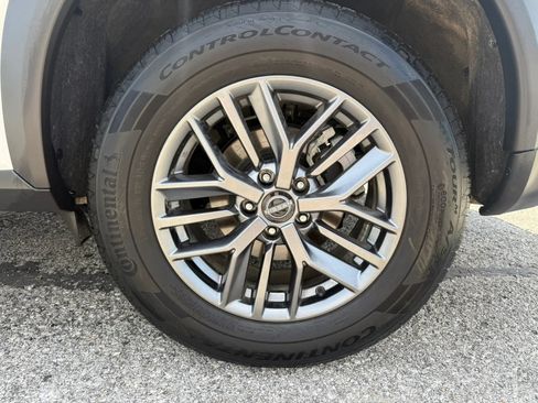Used 2024 Nissan Rogue S AWD/4WD image 26