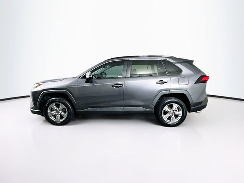Used 2022 Toyota RAV4 XLE w/ Convenience Package FWD image 4