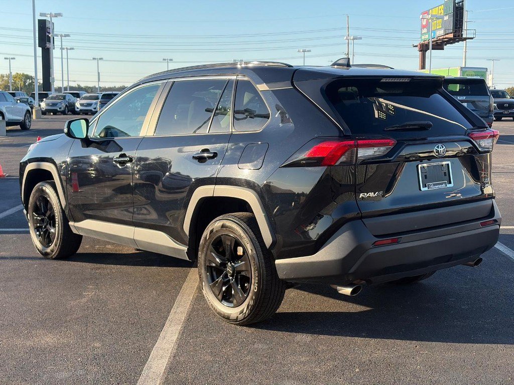 Used 2023 Toyota RAV4 XLE AWD/4WD image 6