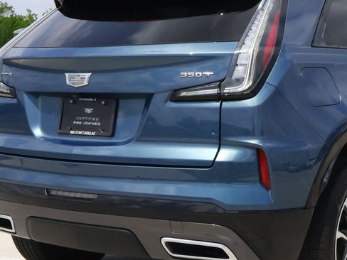 Used 2025 Cadillac XT4 Sport w/ Technology Package FWD image 11