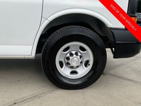 Used 2015 Chevrolet Express 2500 LS image 9