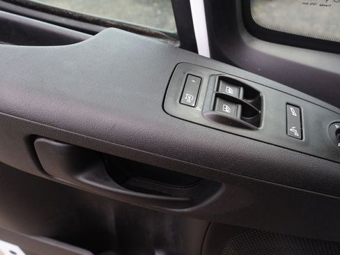 Used 2026 RAM ProMaster 2500 w/ Premium Convenience Group FWD image 9