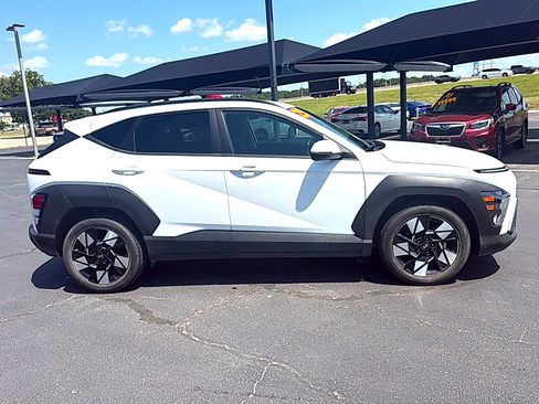 Used 2025 Hyundai Kona SEL FWD image 3