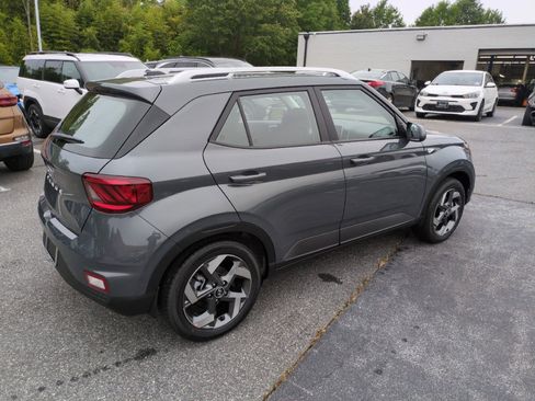 New 2026 Hyundai Venue SEL FWD image 7