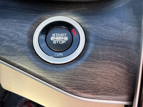 New 2025 Jeep Grand Cherokee Limited image 30