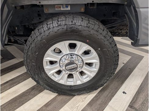 Used 2022 Ford F250 XLT w/ XLT Value Package AWD/4WD image 17