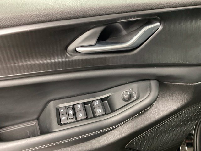 Used 2025 Jeep Grand Cherokee Altitude AWD/4WD image 30