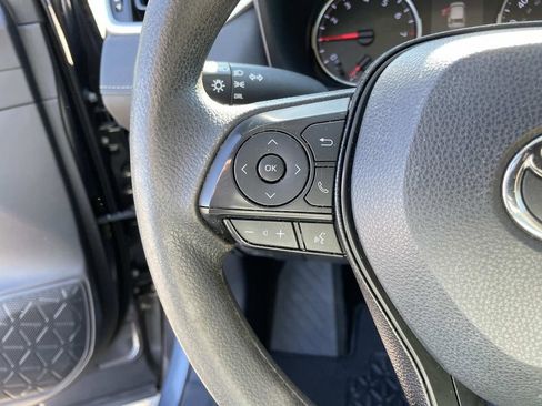 Used 2020 Toyota RAV4 LE image 17