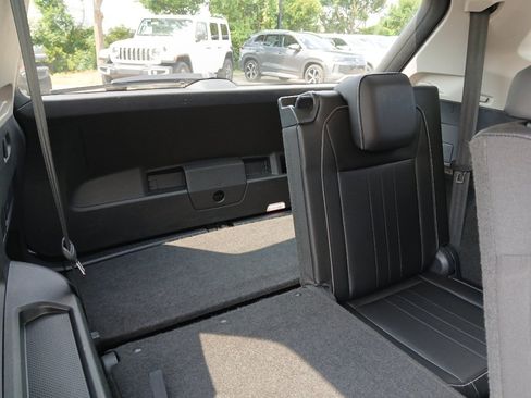 Used 2024 Volkswagen Tiguan SE FWD image 23