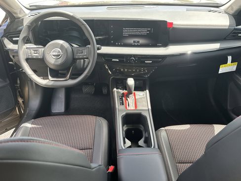 New 2026 Nissan Kicks SR FWD image 14