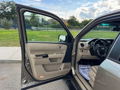Used 2010 Honda Pilot EX-L image 10