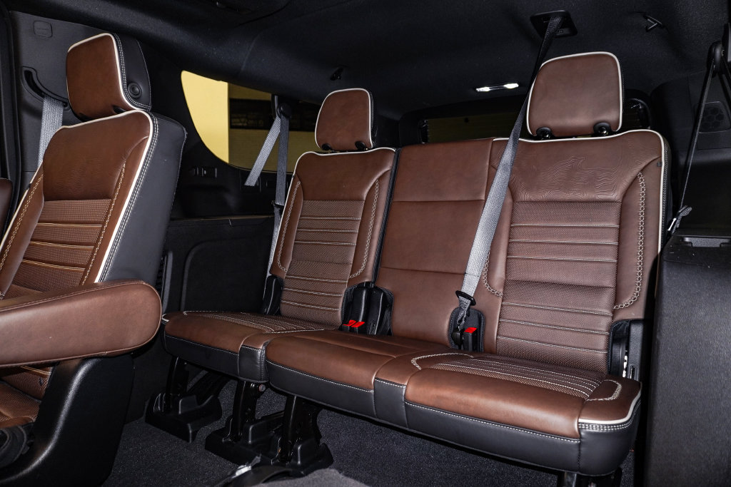 Used 2025 GMC Yukon XL Denali Ultimate w/ LPO, Floor Liner Package AWD/4WD image 21