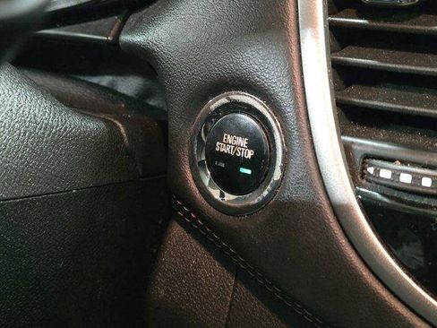 Used 2019 Chevrolet Trax LT w/ LT Convenience Package image 24