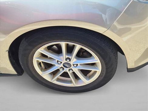 Used 2015 Ford Focus SE FWD image 8