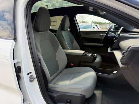 New 2026 Volvo EX30 Plus w/ Climate Package image 8