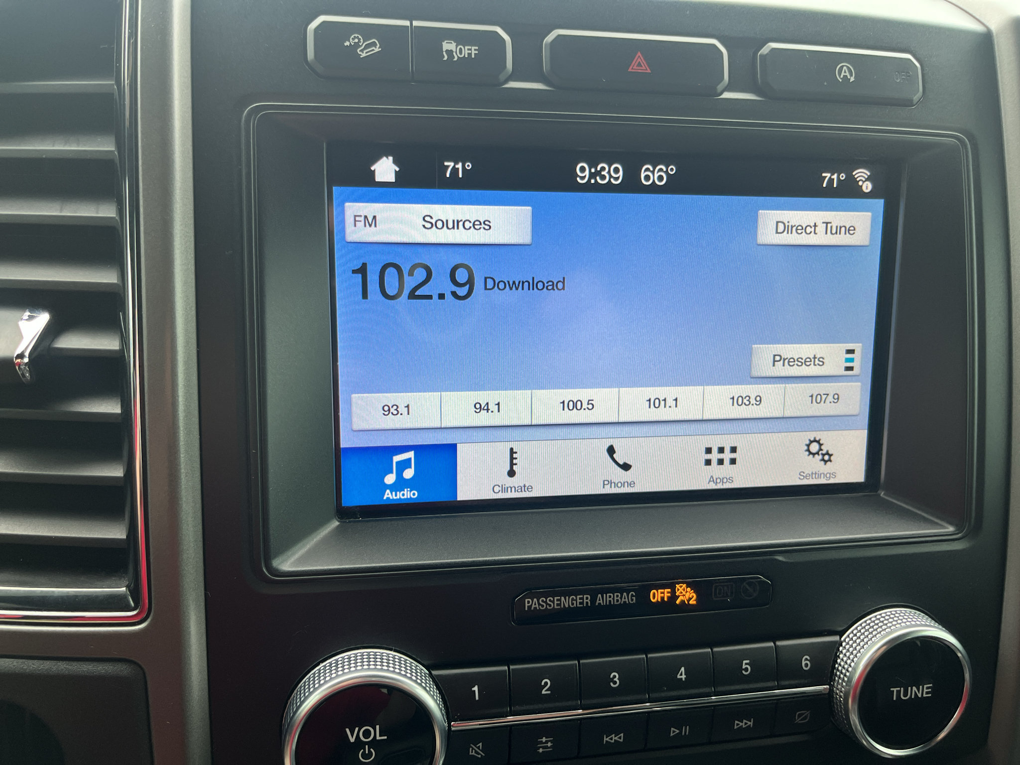 Used 2019 Ford Expedition XLT w/ Equipment Group 201A AWD/4WD image 13