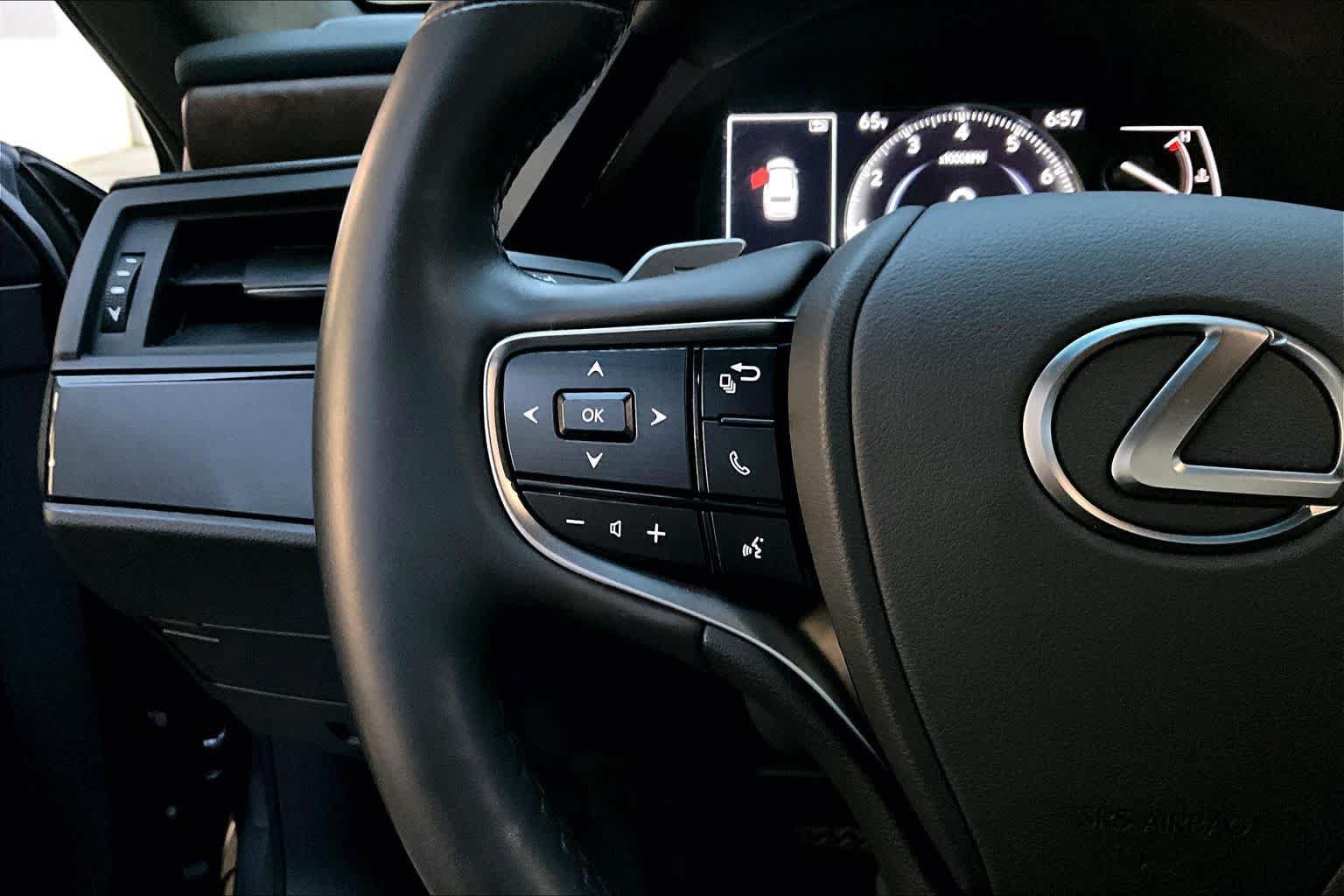 Used 2024 Lexus ES 350 w/ Premium Package FWD image 11