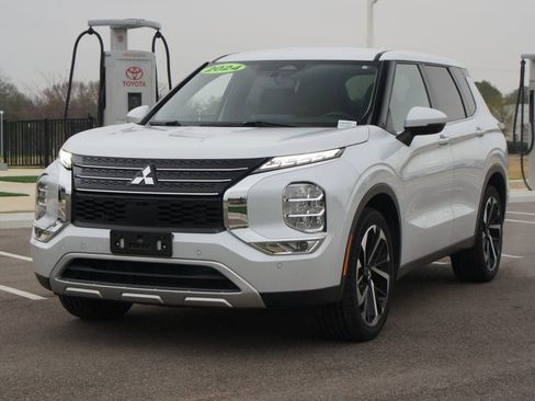 Used 2024 Mitsubishi Outlander SE image 25