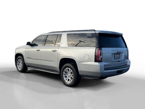 Used 2018 GMC Yukon XL SLT image 3