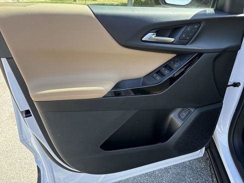 New 2026 Chevrolet Equinox ACTIV w/ Convenience Package III FWD image 24