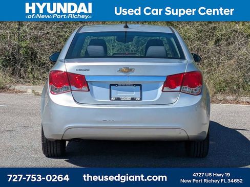 Used 2014 Chevrolet Cruze LS image 18