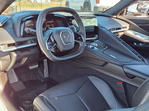 Used 2025 Chevrolet Corvette Stingray image 18