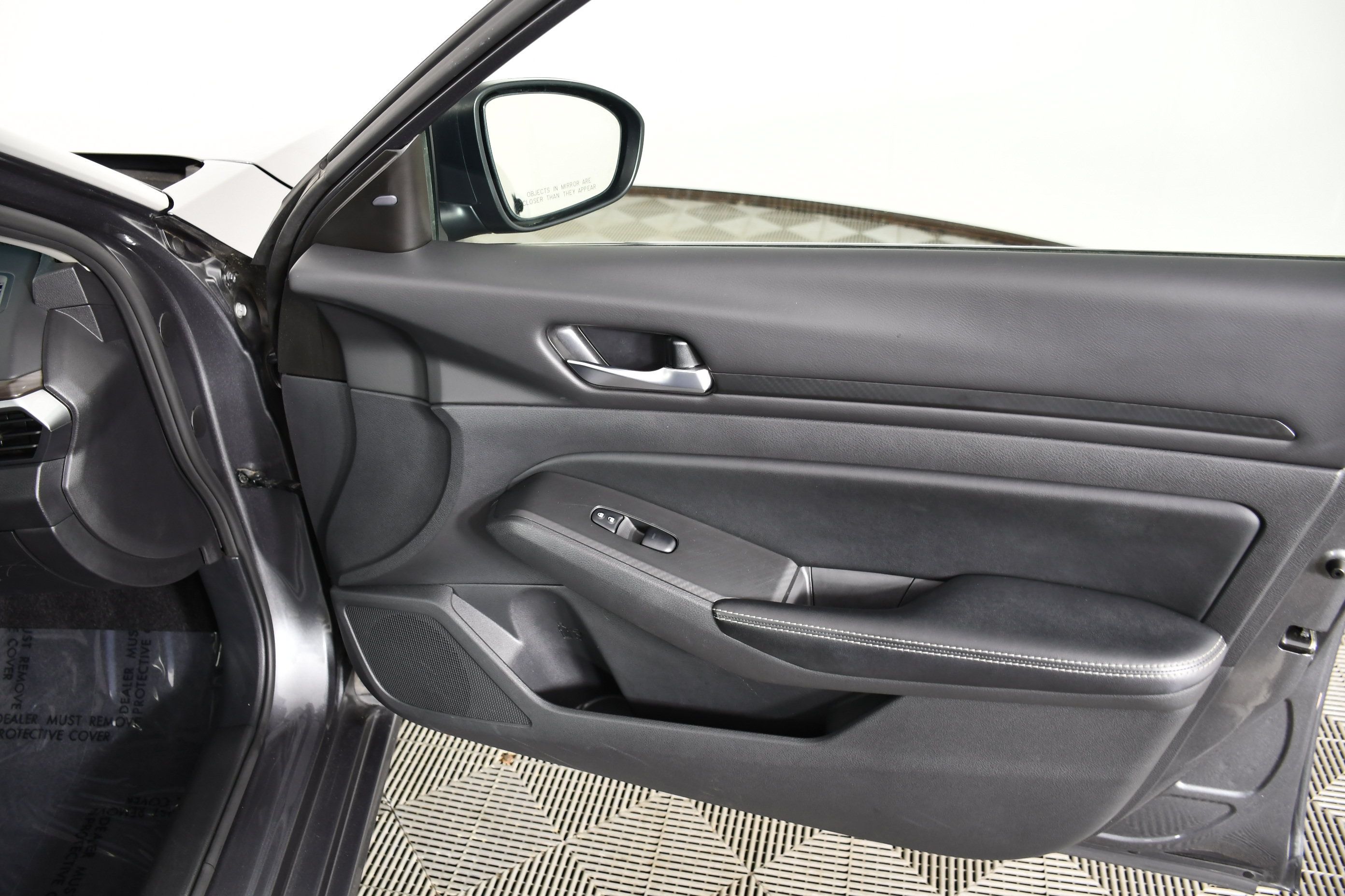 Used 2024 Nissan Altima 2.5 SV FWD image 39