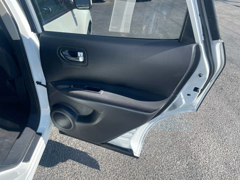 Used 2012 Nissan Rogue SV w/ Premium Pkg image 32