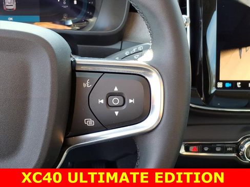 Used 2024 Volvo XC40 B5 Ultimate image 19