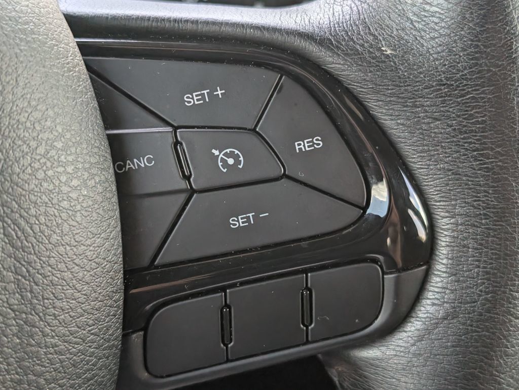 Used 2022 Jeep Renegade Altitude w/ Convenience Group AWD/4WD image 13