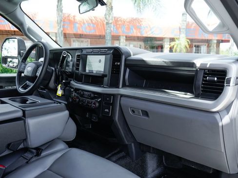 Used 2024 Ford F450 XL w/ XL Chrome Package RWD image 38