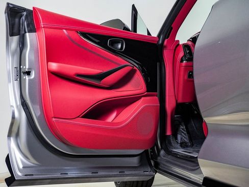 New 2026 Aston Martin DBX 707 image 31