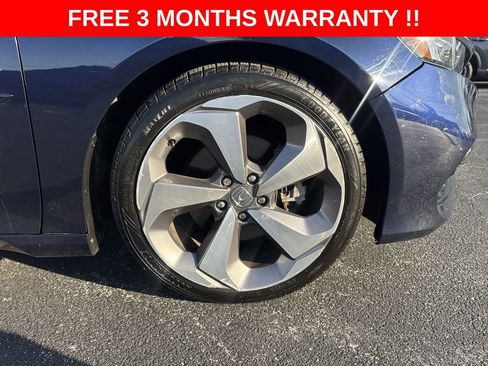 Used 2018 Honda Accord Touring image 10