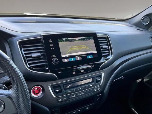 Used 2024 Honda Passport TrailSport image 14