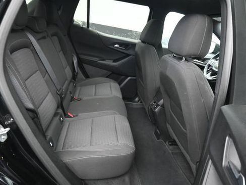 Used 2025 Chevrolet Equinox LT AWD/4WD image 8
