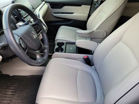 Used 2025 Honda Odyssey Touring image 10