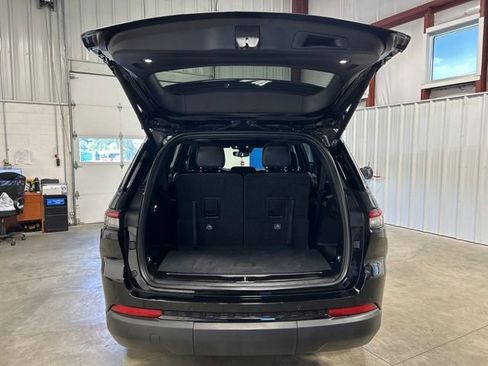 Used 2023 Jeep Grand Cherokee L Laredo AWD/4WD image 20