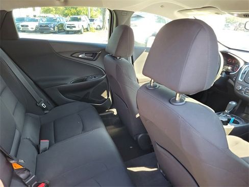 Used 2018 Chevrolet Malibu LS image 27