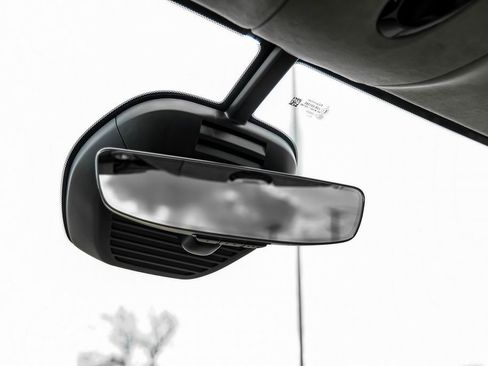 Used 2021 Aston Martin DBX image 23